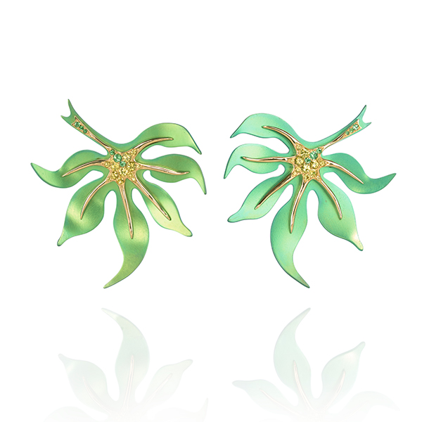 Alix Dumas Feuilles Effillees Vertes Earrings HD